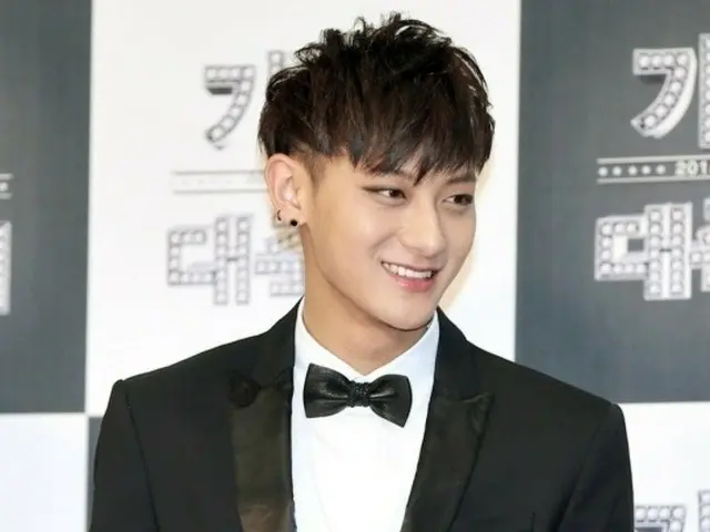 EXO's TAO's sanitary napkin business is a big hit... he sold over 400 million yen in just 30 minutes