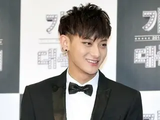 EXO's TAO's sanitary napkin business is a big hit... he sold over 400 million yen in just 30 minutes