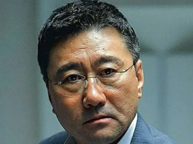 Choi Jung Woo, an actor who appeared in "The Legend of Mr. & Mrs. Ok," was carried out of his funeral today amid tributes from the entertainment industry and fans.