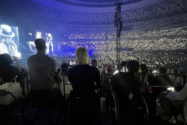 G-DRAGON（BIGBANG）、パラ水泳の窪田幸太ら日本のパラアスリートを大阪公演に招待