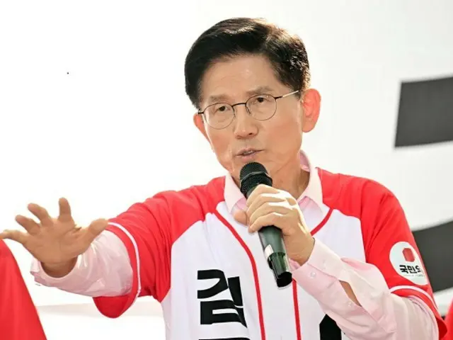Kim Moon-soo, People's Power presidential candidate: "100 million won for each child you give birth to...the money will be paid in installments when they enter elementary, middle, and high school" (South Korea)
