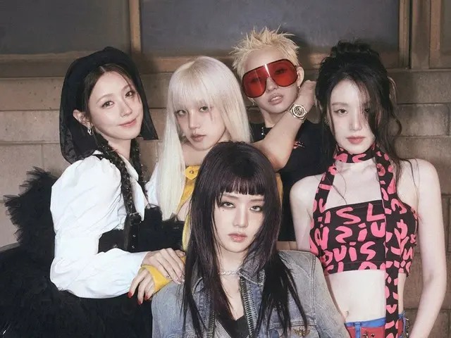 "i-dle" has announced their first ever Japan tour... They will be coming to meet their Japanese fans on a two-city tour starting in October!