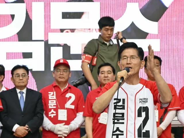 Candidate Kim Moon-soo points out Lee Jae-myung, "My wife uses corporate credit cards, my son uses abusive language"... "My family is different" = South Korea