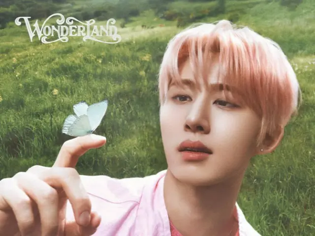 Singer BI releases 3rd full album "WONDERLAND"...records Heize's song