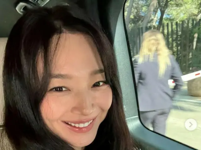 Kim Woo Bin's girlfriend Shin Min A, a cute smile with dimples