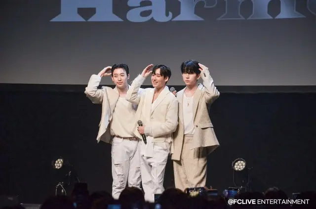 【オフィシャルレポ】「UKISS」フン＆ケビン＆キソプ、約8年ぶり再集結のステージに歓喜！ファンライブ東京公演初日レポートが到着