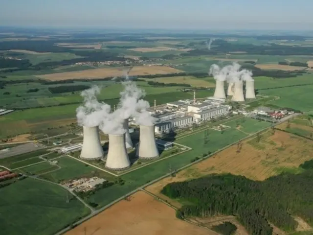 Korea signs final nuclear power contract with Czech Republic on day new administration is inaugurated - worth 26 trillion won