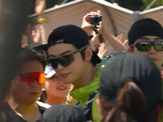ASTRO's Cha EUN WOO appears at a marathon before enlisting in the military in July... Heavenly visuals