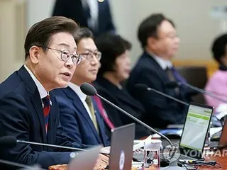 President Lee presides over first cabinet meeting; "Awkward coexistence" before new cabinet is formed