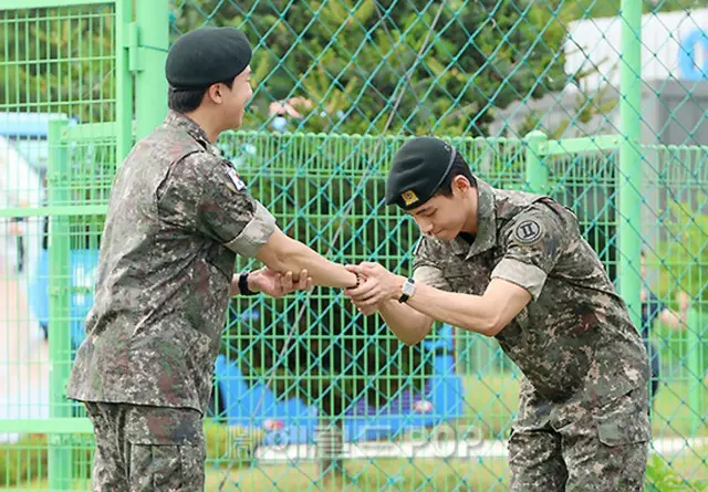 除隊したRMとV 2