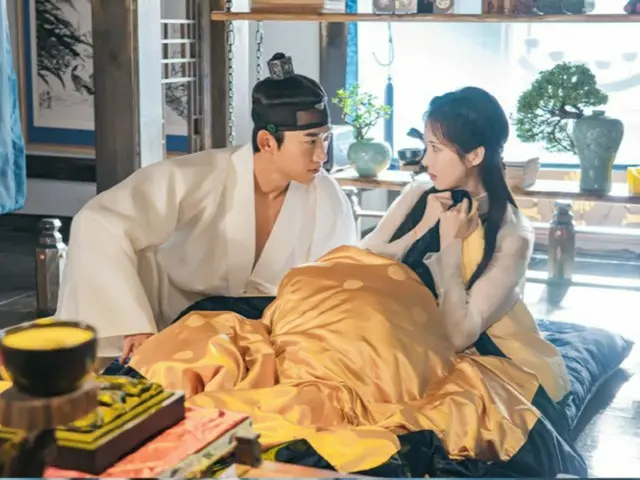 Seohyun (Girls' Generation) wakes up in Taecyeon (2PM)'s bedroom... "I took the lead character's first experience" stills cut revealed