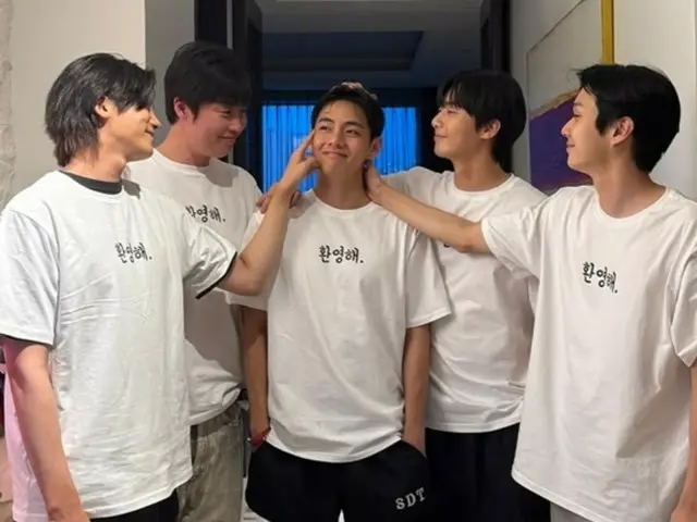 "BTS" Vdischarge welcome party for Park Seo Jun, Park Hyung Sik, and Choi Woo-shik... "King is back"