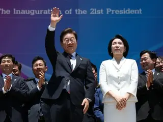 President Lee Jae Myung arrives in Canada... South Korea kicks off summit diplomacy for the first time in six months