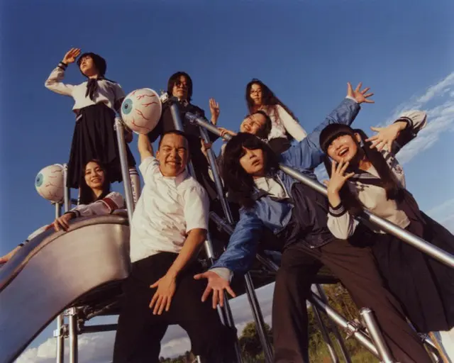 「Balming Tiger」、日本の人気グループ「新しい学校のリーダーズ」と異色コラボ