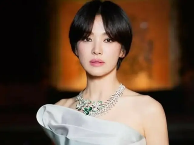 Actress Song Hye Kyo, beautiful décolletage... "The ultimate beauty" who can pull off any dress