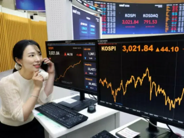 KOSPI index surpasses 3,000...President Lee "opens the way to the 5,000 era"