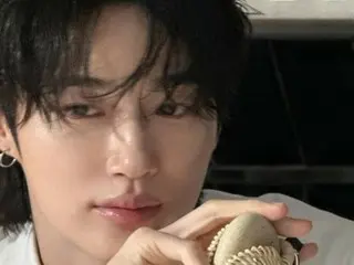 Byeon WooSeok, sexy charm with ring earrings... Visual like a cartoon hero