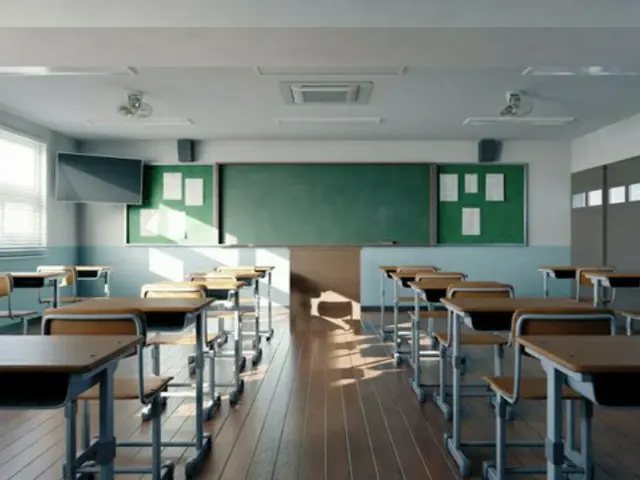 Invading a junior high school to eat lunch "to meet the teacher" = Korea