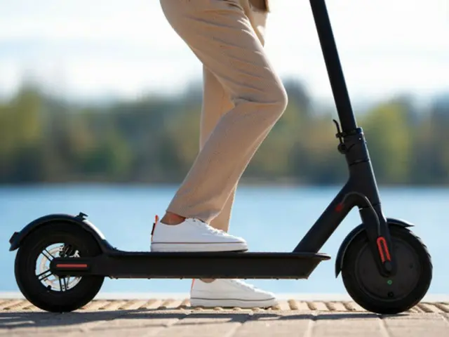 "It almost caused an accident"... Man who took elementary school student on scooter to the police was "fined" = South Korea