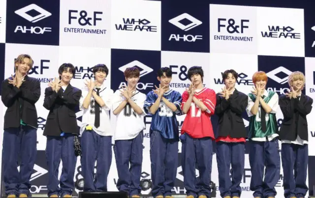 新人ボーイズグループ「AHOF」、1日デビューショーケース開催…“目標はK-POPの殿堂入り、「BTS」先輩のようになりたい”02