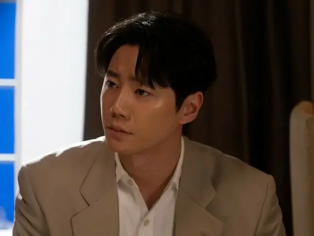 Actor Lee JunYoung makes his Japanese film debut! Appearing alongside Kimura Takuya and Baisho Chieko in the film "Tokyo Taxi"