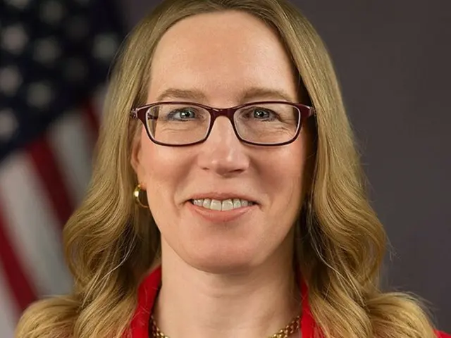 SEC CryptoMom Hester Peers: Tokenized Securities Are Still Securities