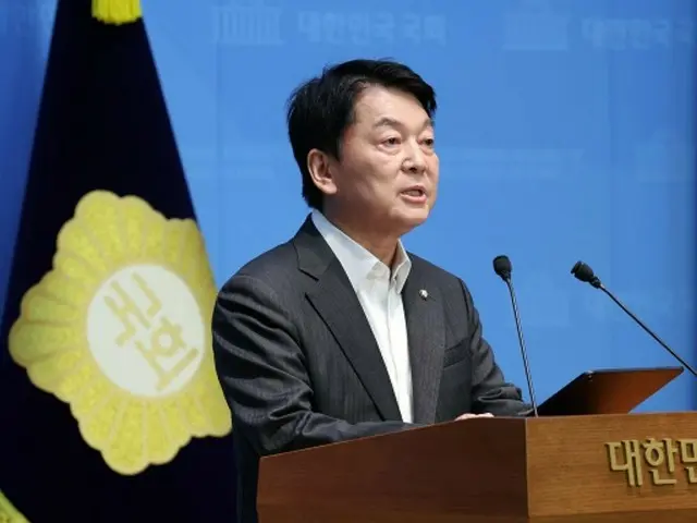 Ahn Cheol-soo, a lawmaker from the People's Power Party, on his party's 19% approval rating: "Pro-Yoon Seok-yeol politics must come to an end" (South Korea)