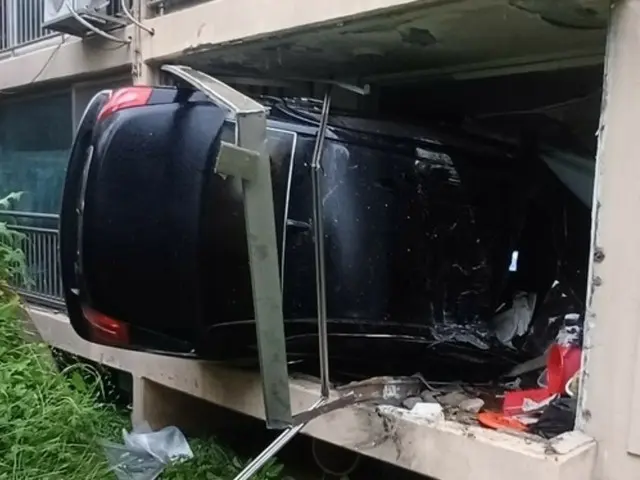 "What happened?" A car crashes through an apartment building in South Korea