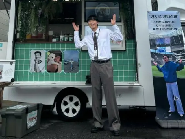 Park Seo Jun is thrilled to receive a cafe car as a gift from his best friend Son Heung Min