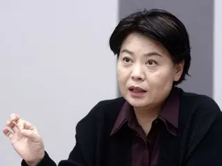 Yoon Hee-sook, Chairman of the People's Power Innovation Committee, said, "Song Eon-seok, Chairman of the Emergency Response Committee, has drawn the Gwanghwamun Square forces into the party." Chairman Song said, "I cannot sympathize with him at all." (South Korea)