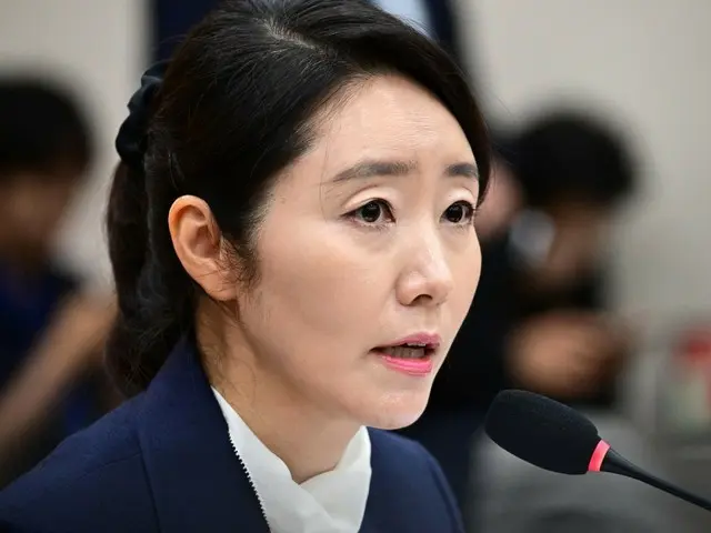 Women's groups also turned their backs on Kang Son-woo, candidate for Minister of Gender Equality and Family, for allegedly harassing an aide (South Korea)