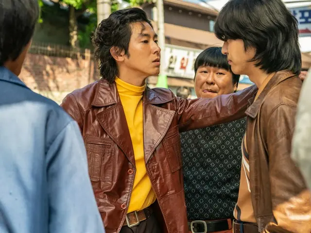 Yunho (U-KNOW) (TVXQ), a striking debut in "Pineapple Outlaws"... A perfect transformation into a Mokpo thug