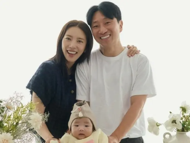 Son Dambi & Lee KyouHyuk, cute family photo to commemorate daughter Hei-chan's 100th day... "I hope she grows up to be a good mother"