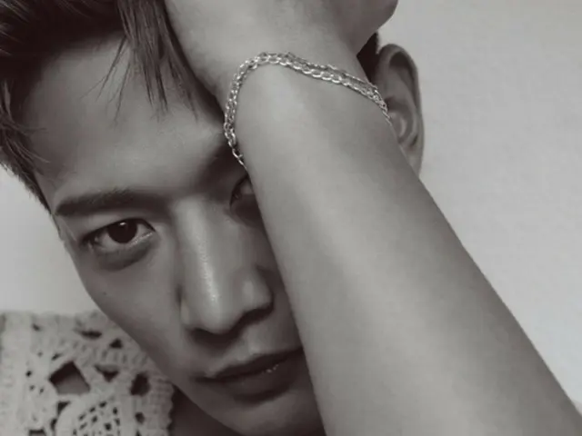 SHINee's Minho, muscular arms and tattoos... pictorial showing off his wild charm