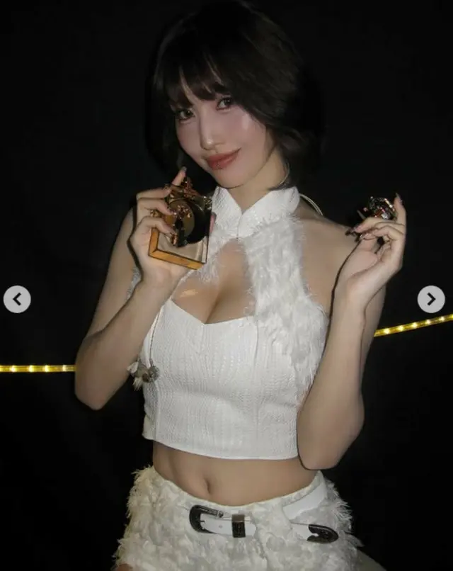 「TWICE」モモ、クラっとするグラマラスさ