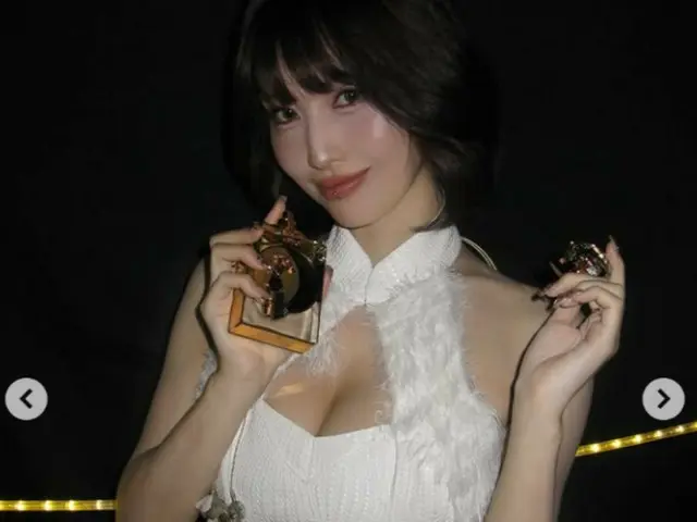 "TWICE" Momo's sexy breasts are now... a stunning glamour