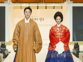 "Period drama master" Jung Il Woo appears on the runway in a traditional Korean dress... an overwhelming physical presence