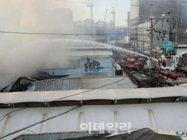 Traditional markets face high risk of fire damage, insurance coverage rates are low...Revision of related laws is being promoted