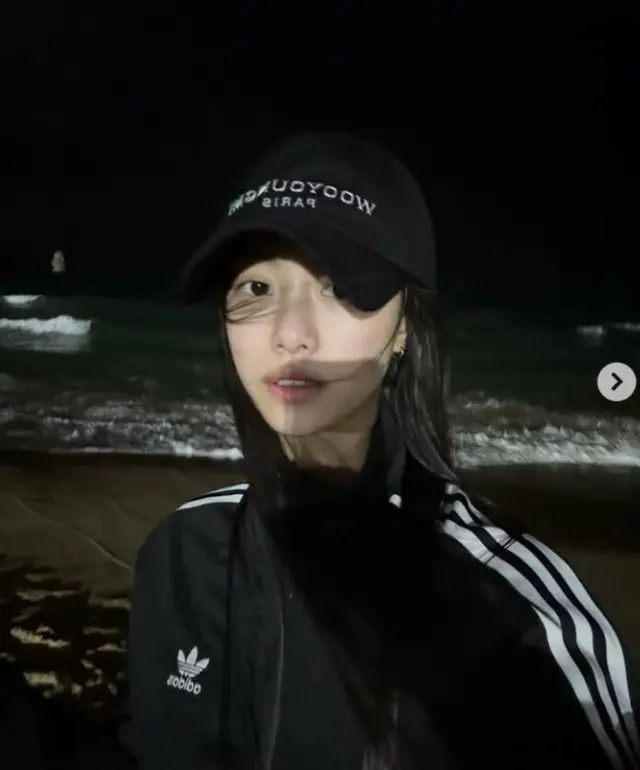 元「LE SSERAFIM」キム・ガラム、頬がスッキリ…成熟した近況