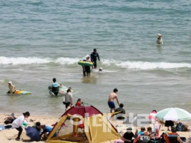 Three people drown at Goseong beach... One suffers cardiac arrest (South Korea)