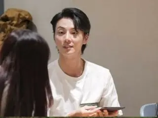 Actor Yoon Si Yoon opens up about her family life... "I can't call her 'mom' in public"