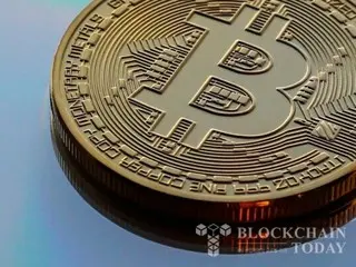 Bitcoin, which has risen for seven consecutive weeks, may be in the midst of a correction... slightly flat at the $117,000 range