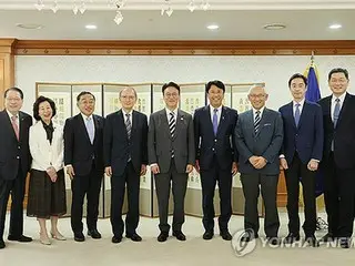South Korean Prime Minister meets with Japan-Korea Forum chairpersons, stating "Japan-Korea relationship is extremely important"