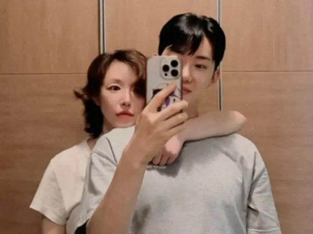 Jo Kwon (2AM) & GAIN (Brown Eyed Girls), "Adam Couple" photo... Natural skinship