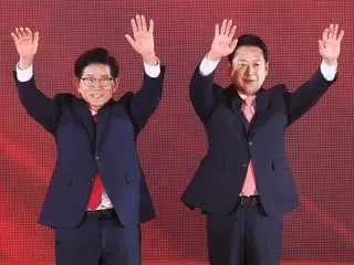 Kim Moon-soo, the People's Power Party's representative candidate, said, "I officially endorse former People's Power Party representative Han Dong-hoon." Jang Dong-hyuk, the candidate, said, "I will maintain human courtesy toward former President Yoon Seok-yeol." (South Korea)
