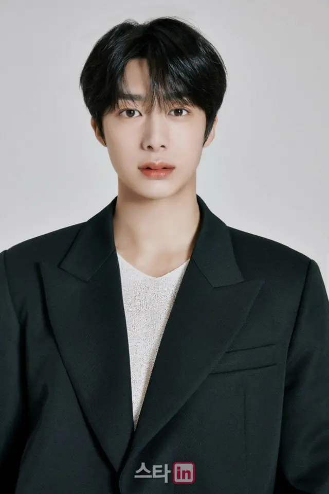 「MONSTA X」ヒョンウォンが故郷の光州でデビュー以来初めて始球式に登場する。