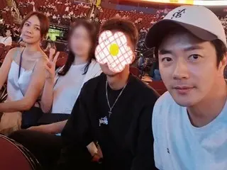 Actors Kwon Sang Woo and Song Tae Yeon attend G-DRAGON (BIGBANG)'s US concert... "Something is eternal! GD"