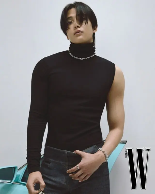 ロウン（SF9）、グラビア＆インタビュー公開…引き締まった筋肉質なボディで致命的なセクシーさが爆発02