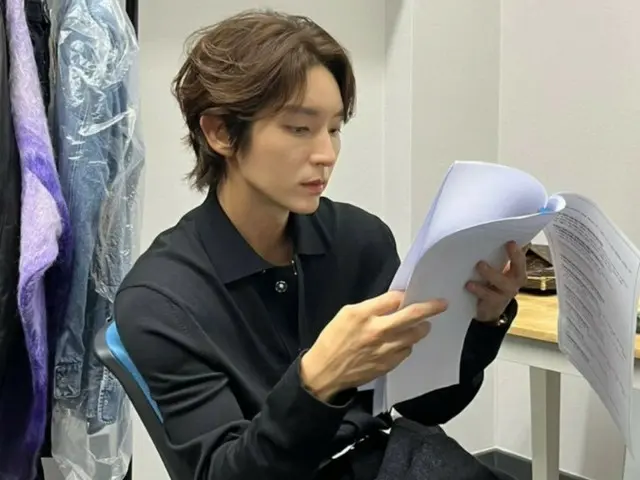 Actor Lee Jun Ki, profile like a sculptural sample today in black coordination