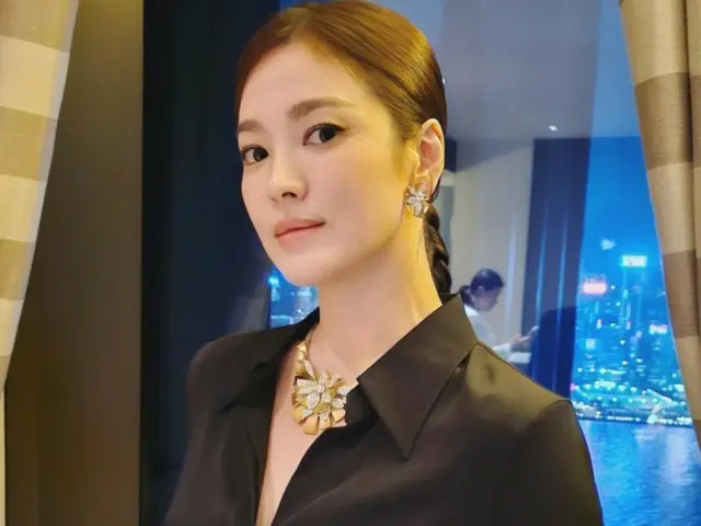 Actress Song Hye Kyo, world-class beauty...smile that captivates the whole world